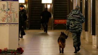 Санкт-Петербург метросидаги портлашдан кейин кучайтирилган хавфсизлик чоралари