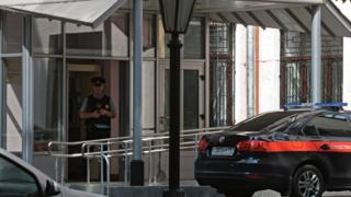 У здания Главного следственного управления Следственного комитета РФ по Москве