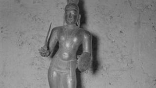 ஃப்ரென்ச் இன்ஸ்ட்டிடியூட் ஆஃப் புதுச்சேரியில் உள்ள பழைய ஆவணங்களில் இருந்த புகைப்படம்