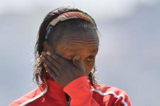 IAAF ivuga ko amaraso ya Jemima Sumgong yatowemwo umuti EPO wongereza inguvu
