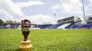 Wrn y Lludw yn Stadiwm Swalec