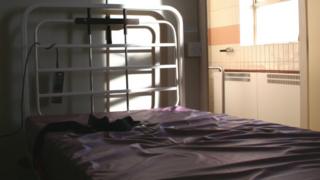 Mental health unit bed