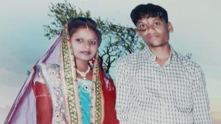 મૃતક મહેશ અને તેમનાં પત્ની કાજલ