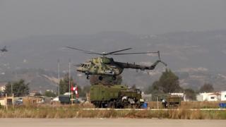 Suriye'de bir Rus askeri helikopteri