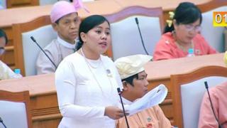 ဒေါ်ထုမေကိုအေအေဒုစစ်ဦးစီးချုပ်ညိုထွန်းအောင်ရဲ့ မိန်းမဆိုပြီး စာအုပ်မှာရေးသားဖော်ပြခဲ့တာပါ။