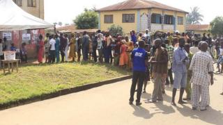 Awọn oludibo n dibo