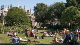 Vườn hoa Royal Pavilion tại Brighton đang chịu vấn nạn quy hoạch "tạp nham"