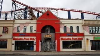 Geschlossene Attraktion an der Blackpool Promenade