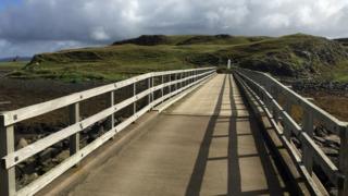 An drochaid gu Eilean Shanndaigh