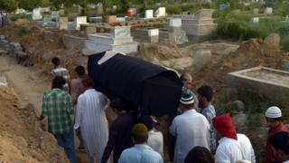 کراچی کا قبرستان( فائل فوٹو)