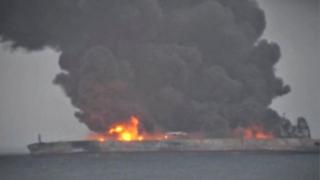 Пожежа на танкері у Східнокитайському морі
