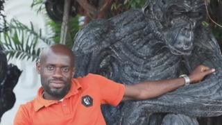 Nkocha Ernest, le sculpteur de pneus