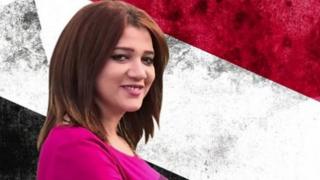 Amal Fathy memprotes pemerintah soal pelecehan seksual.