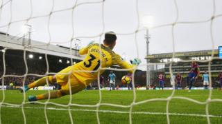 Sepak bola, Liga Primer, Manchester City, Crystal Palace