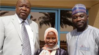 Zainab tare da jami'an ofishin jakadancin Najeriya a Jidda