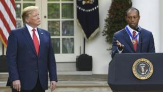 Tiger Woods a rendu un hommage à sa famille en recevant la médaille de la liberté