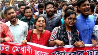 আবরার হত্যার প্রতিবাদে বিক্ষুব্ধ ছাত্র-ছাত্রীদের মিছিল