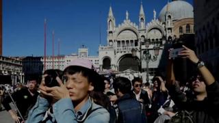 En la llamada "reina del Adriático" hay cada vez más turistas y menos residentes: la histórica ciudad perdió la mitad de su población en los últimos 50 años.