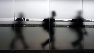 Mexicanos deportados por Estados Unidos llegan a México.