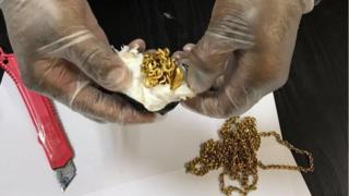 સોનાના ઘરેણાં