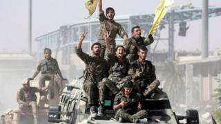 L'alliance des Forces démocratiques syriennes a mené la lutte contre le groupe de l'État islamique en Syrie.