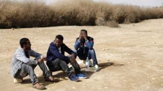 Waxaa isasoo taraya dhibaatooyinka shaqo la'aanta