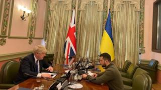 Boris Johnson meets with Volodomyr Zelensky