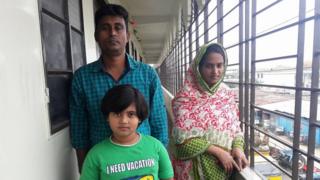 আতিয়া মহলের বাসিন্দা একটি পরিবার