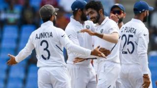 சாதித்த இந்திய வேகப்பந்துவீச்சாளர்கள்