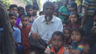 বাংলাদেশে পালিয়ে আসা একদল রোহিঙ্গা শরণার্থী