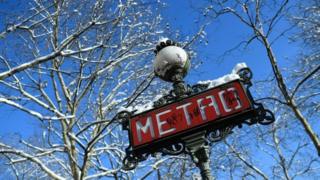 Señal del Metro de París.
