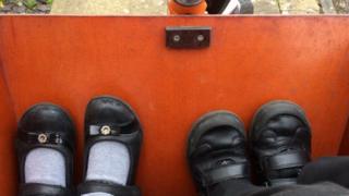 feet in bakfiets