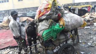 Okunrin to n sa agolo ni akitan