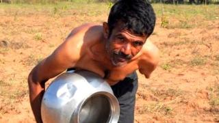 మూడేళ్ల కిందట మొక్కలకు నీరు పోస్తున్న బానోతు రాజు