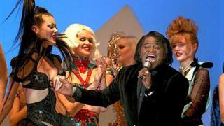 James Brown y bailarinas