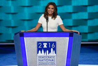 Eva Longoria en la convención demócrata el 25 de julio.