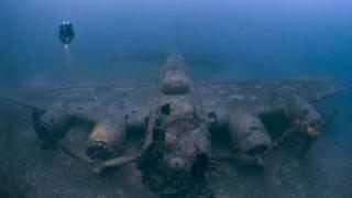 Avião B-17 submerso
