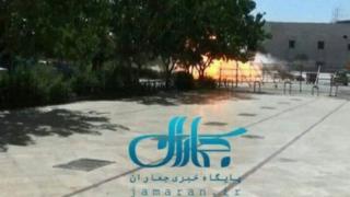 Fars ахборот агентлиги Оятуллоҳ Ҳумайний мақбараси ташқарисида портлаш акс этган фотони эълон қилган.