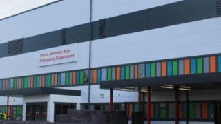 ysbyty glan clwyd
