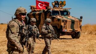 ABD askerleri ve TSK'ya ait tank sınırın Suriye tarafında