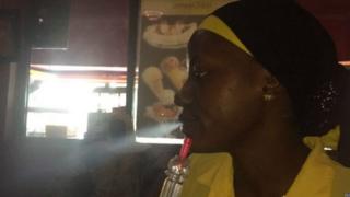Umupfasoni ariko aranywa Shisha