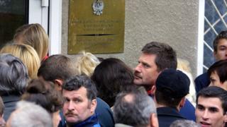 Очередь у посольства Польши в Минске