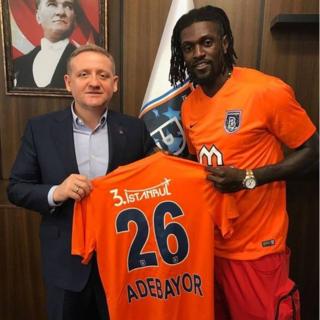 Le club turc Istanbul Basaksehir, actuel deuxième du championnat, a annoncé l'arrivée de l'international togolais Emmanuel Adebayor pour 18 mois.