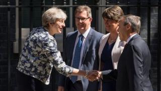 Theresa May ve DUP liderleri