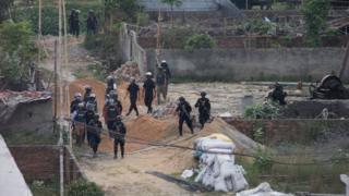 গত ২৯শে এপ্রিল ঢাকার বছিলায় র্যাবের জঙ্গিবিরোধী অভিযান।