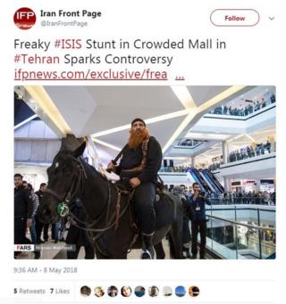 Tweeted изображение человека на коне с мечом