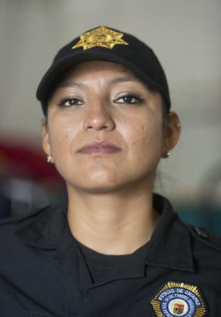 Primer plano de la sargento López.