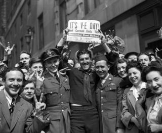 Crowds celebrate VE Day