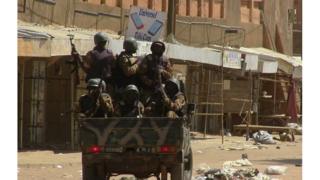 Des soldats maliens en patrouille à Gao