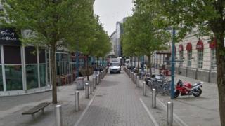 ymosodiad Caerdydd